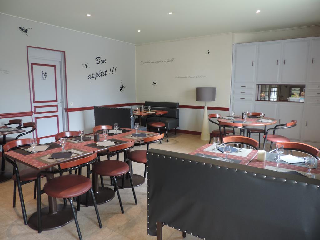 Hotel Restaurant Le Chalet Guéméné-Penfao エクステリア 写真
