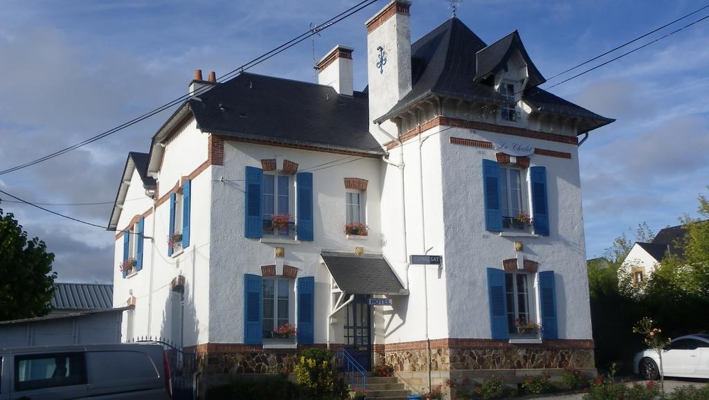 Hotel Restaurant Le Chalet Guéméné-Penfao エクステリア 写真