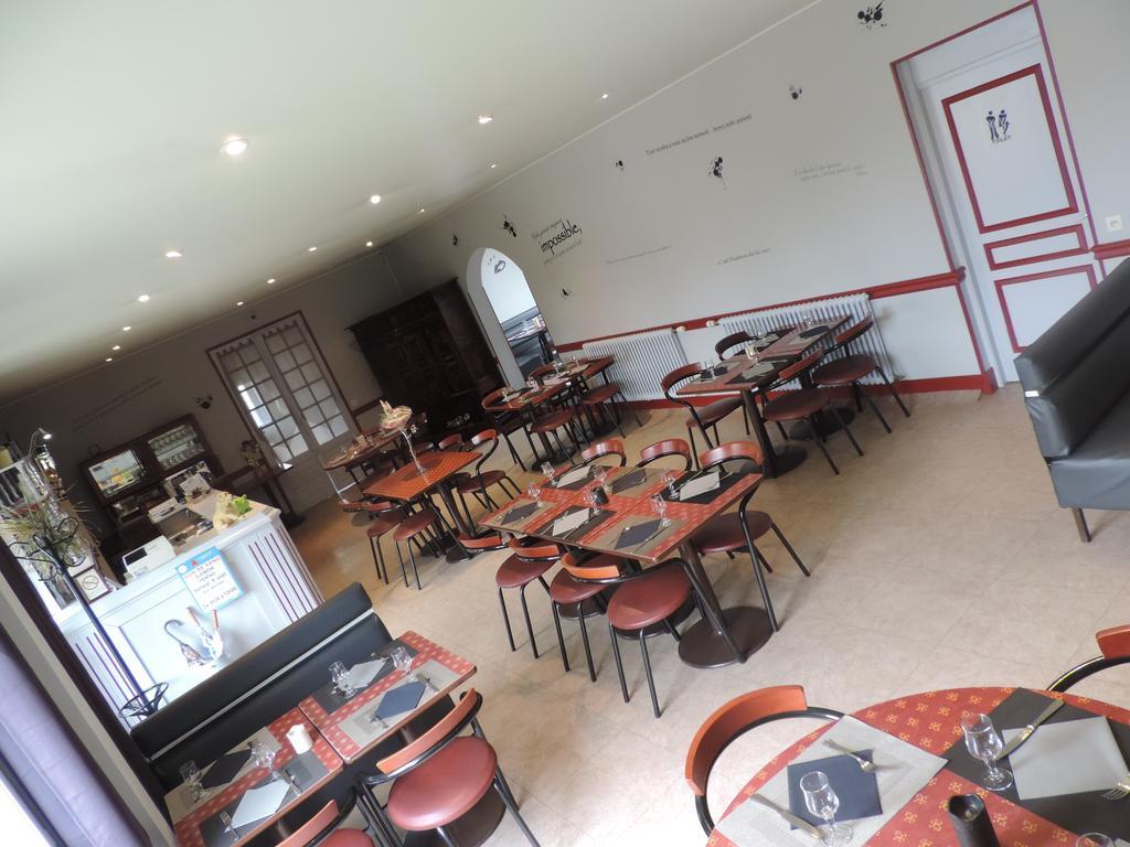 Hotel Restaurant Le Chalet Guéméné-Penfao エクステリア 写真